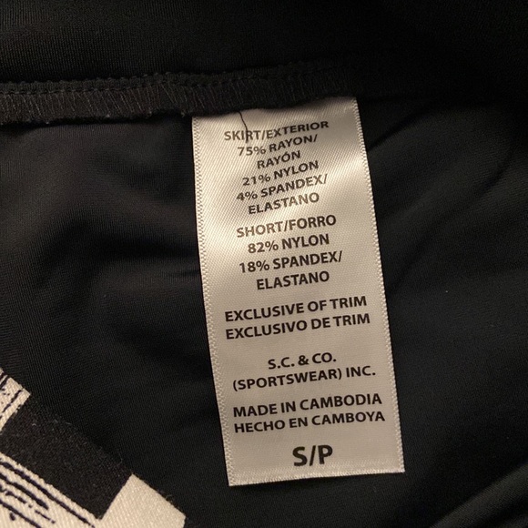 S.C. & CO. Skort! Like new ! Stretchy - Picture 4 of 7